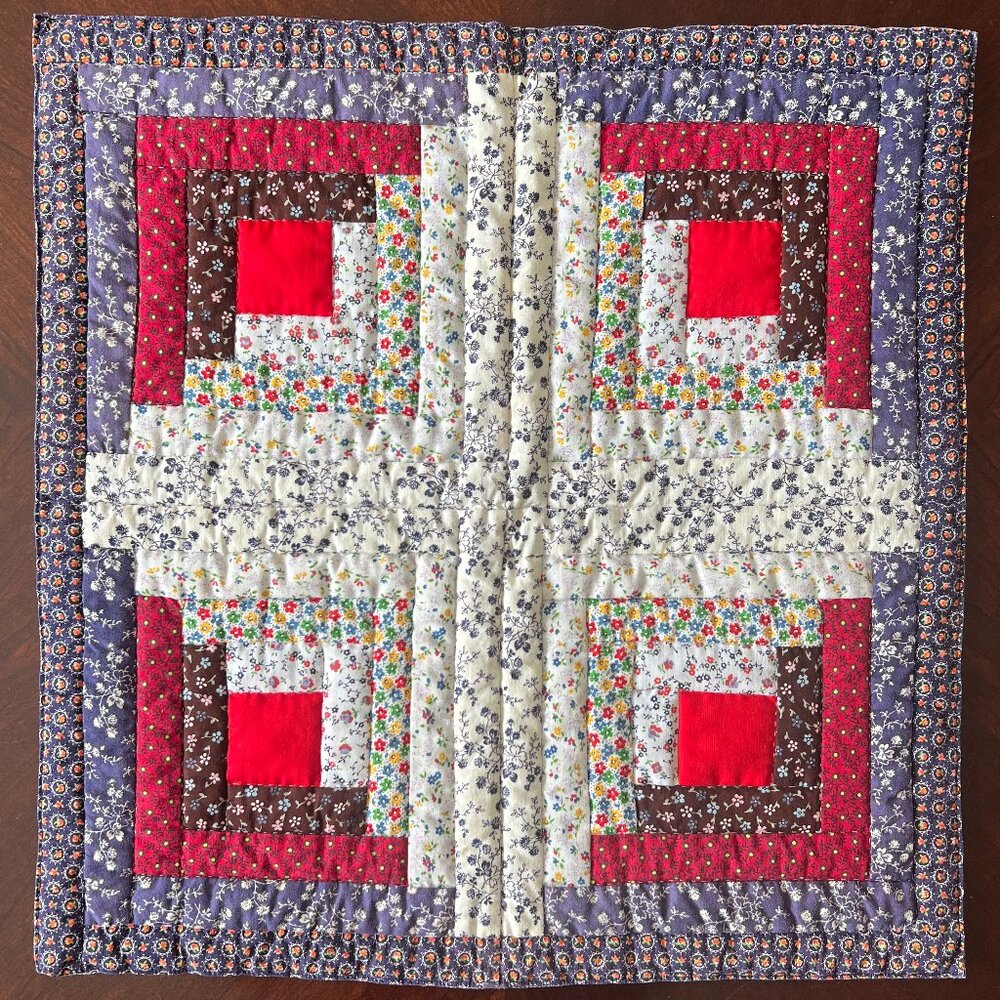 Hand-Stitched Patchwork Hand Quilted LOG CABIN Block Wall Hanging Table Topper